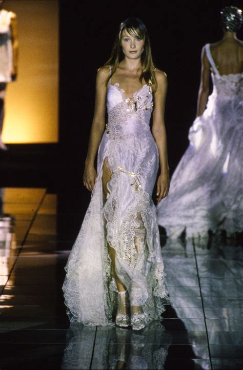 versace 1994 runway|Versace runway models.